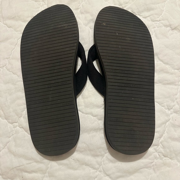 American Eagle Men’s Flip Flops! NWOT - Picture 2 of 2